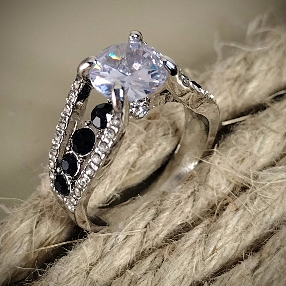 Round Cut Cubic Zirconia Diamond Ring Size 7 Stainless Steel